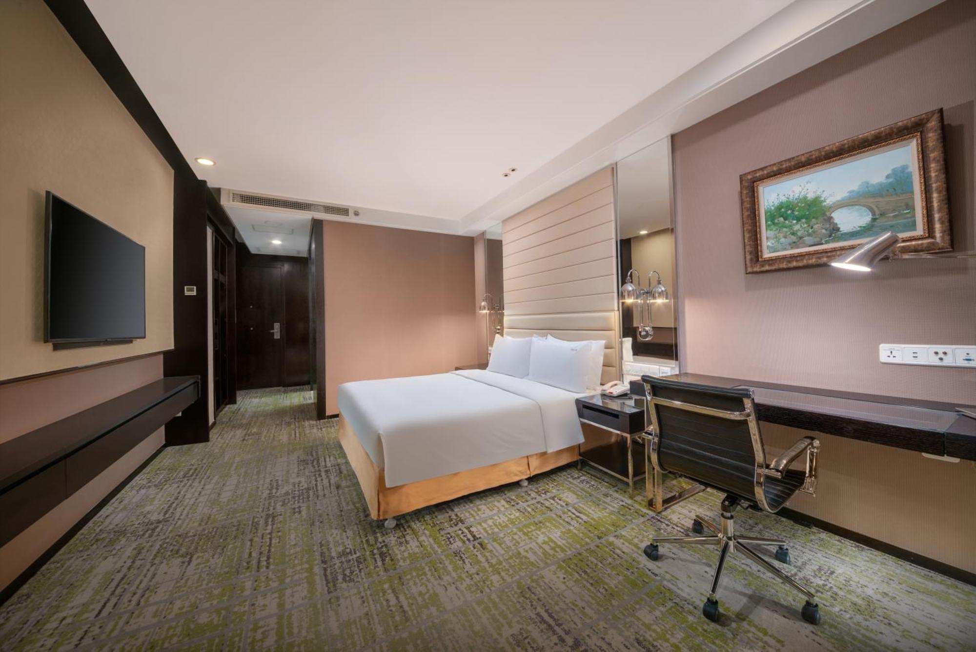 Holiday Inn Beijing Focus Square By Ihg Экстерьер фото